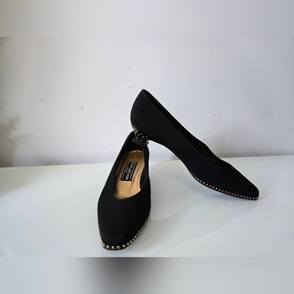 STUART WEITZMAN Black gold Studded Low Heel Shoes. Size 7 - Picture 2 of 12
